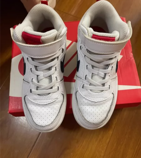 耐克童鞋，12C，29.5，九成新，商场购...