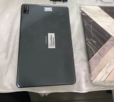 荣耀平板v6 985处理器 成色如图还不错...