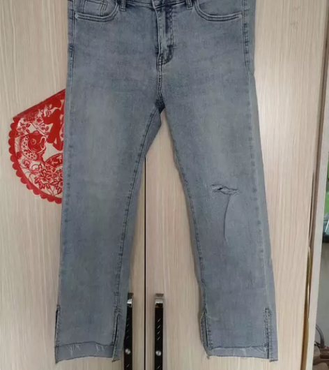 九分小脚牛仔裤，面料柔软轻薄，有弹力 感兴...