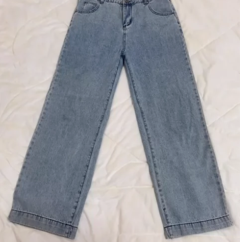 ?盐酷女孩穿搭大码直筒深蓝色牛仔裤女春秋显...