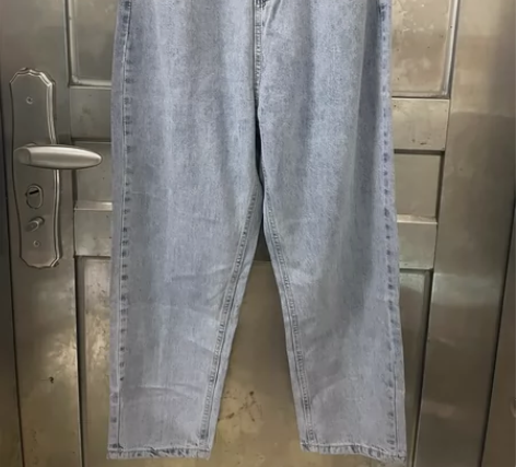 XL码 高腰显瘦牛仔裤女宽松刺绣米奇九分哈...