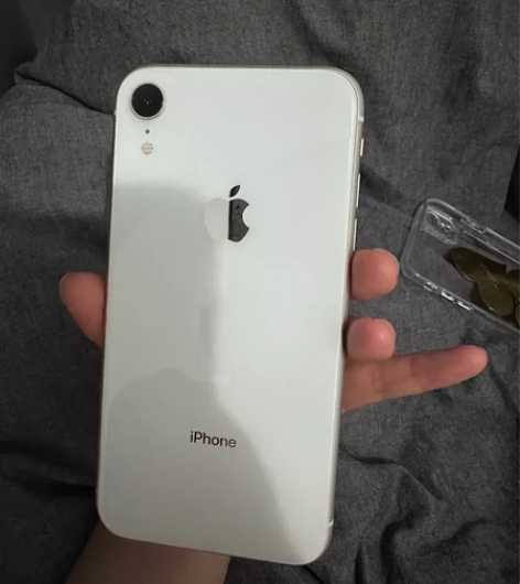 苹果xr 女生自用 已过保 可自提当场验机...