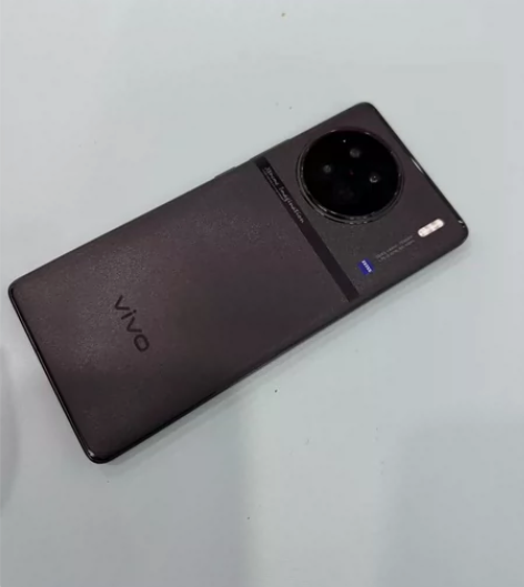Vivo X90黑，内存8256G，成色完...