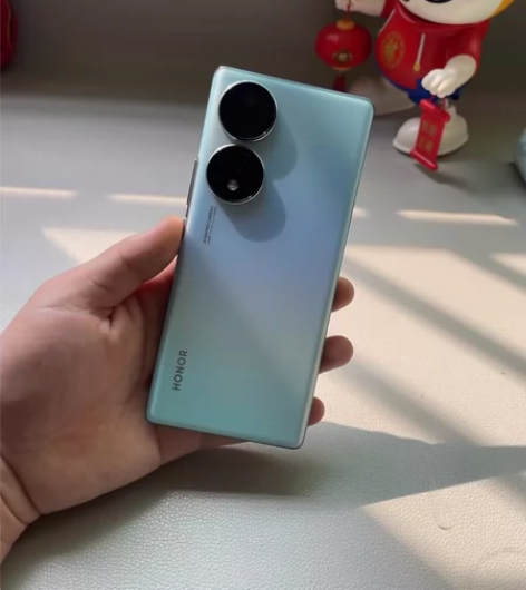 带朋友出荣耀70  12?256g  功能...