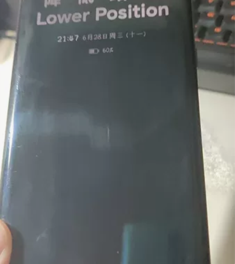 magic4，去年买入，国行正品。背壳损坏...