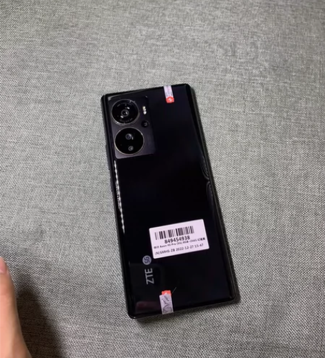 中兴Axon40Pro 8+256 无拆修...