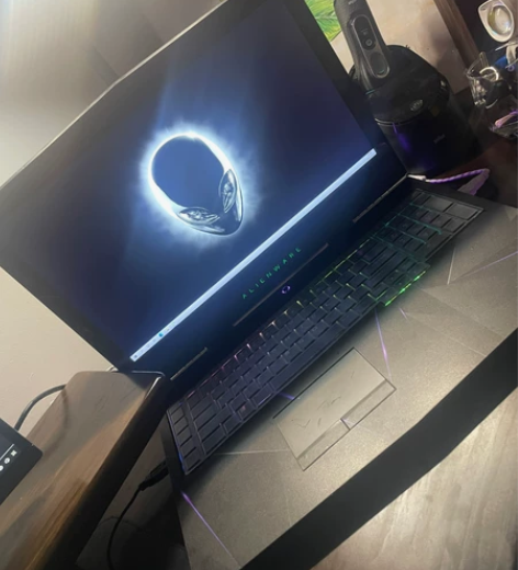 77万跑分外星人1070笔记本8g独显顶配...