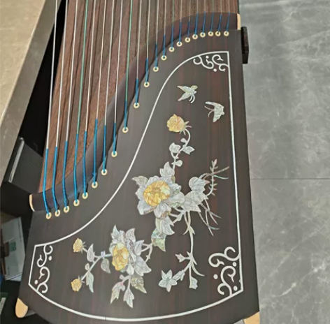 含:扳手、调音器，指甲，胶布，古筝包，古筝...