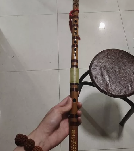 六孔笛子一根，全新，需要的拿去玩玩 感兴趣...