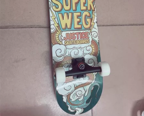 出justice滑板 八成新，买来没滑过几...