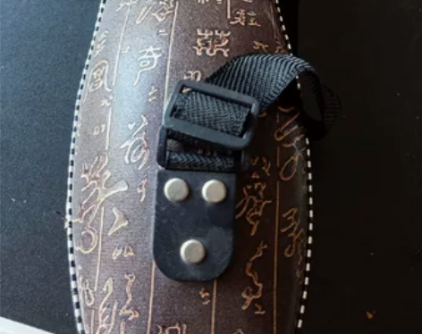 一个葫芦丝，这个也是上育儿园的时候小盆友的...