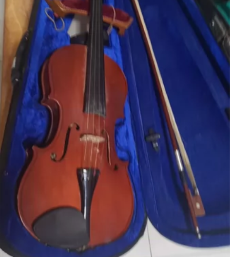 小提琴,带盒子,济南洪家楼印象城附近自提。...
