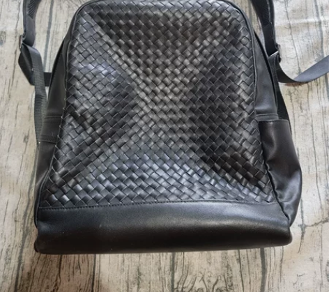 小号双肩包 商务休闲均可，经典配色，编织，...