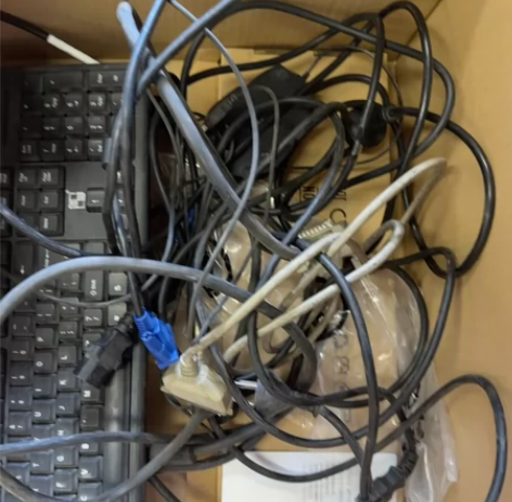 电脑电源线，一根5块自提 感兴趣的话点“我...