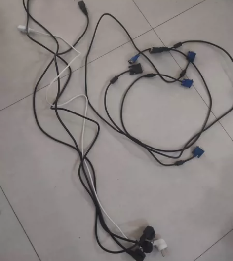 电脑电源线和电脑链接线  一共7根打包30...