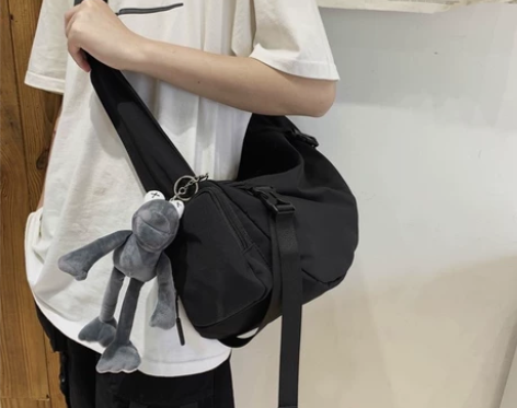 ins机能工装包男斜挎包潮牌大容量单肩包运...