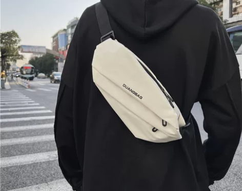 胸包男运动单肩包功能休闲斜挎包小挎包 买了...