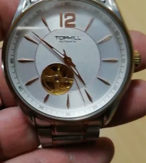 闲置手表一块，品相如图所示，品相如视频所示...