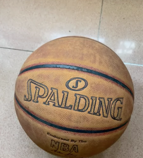 SPLDING篮球 闲置 五成新 限 北环...
