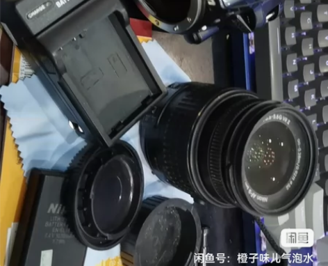 尼康d3300机身单反相机。成色如图买家自...