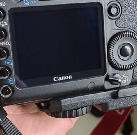 佳能5D2，无敌兔机身，一手自用，没拍过视...