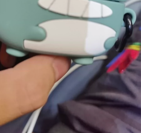 去年十一月购入，总佩戴时长不足四天时间，正...