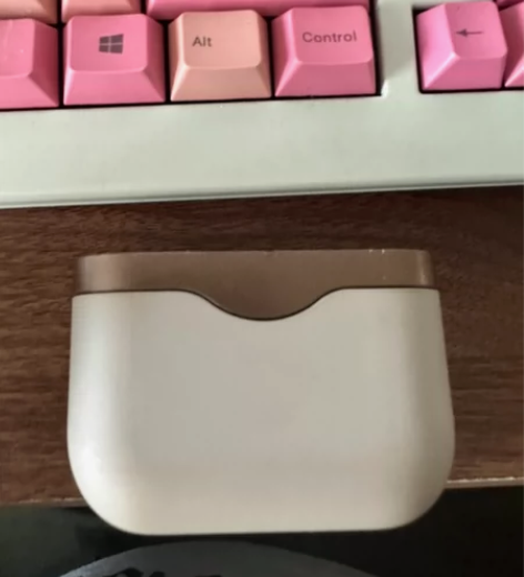 索尼1000xm3 有点战损 一直没带壳子...
