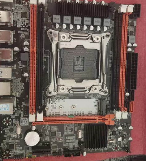 出张刚用十多天的英特尔x99h主板，v3 ...
