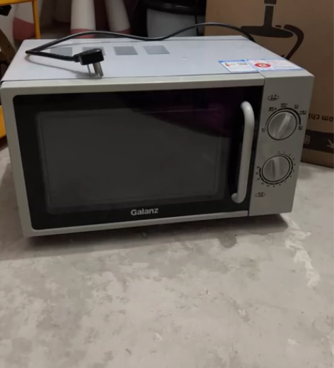 格兰仕微波炉  8成新 同城自取??轻微使...