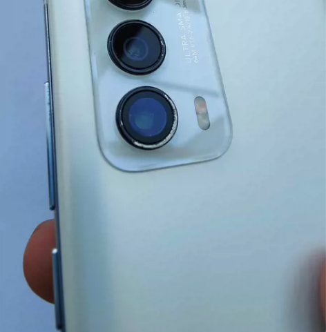 魅族18踏雪白色，8+128版本，八成新吧...