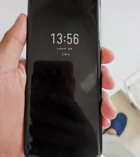 魅族18pro8+128，手机进屏幕右下角...