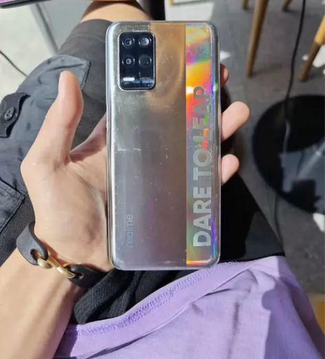 realme q3 6+128，换过一次外...