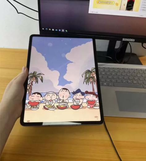 女生自用国行iPad pro 2021 银...