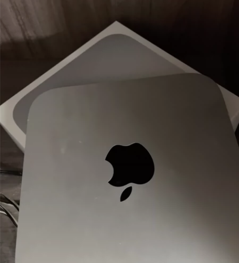 刚买一天,软件不支持苹果系统,。便宜出 感...