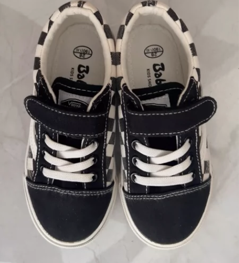 正品鞋子，孩子不穿了。 感兴趣的话点“我想...