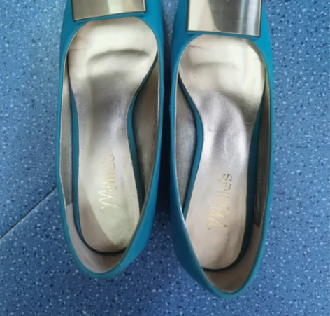 妙丽女鞋35码，商场购买，9成新，放在家里...