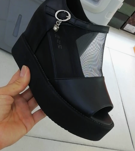 品牌甩卖！现在甩卖19包邮清！全新黑色网面...