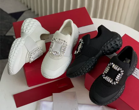 2023四季真皮网面透气运动鞋rv水钻方扣...