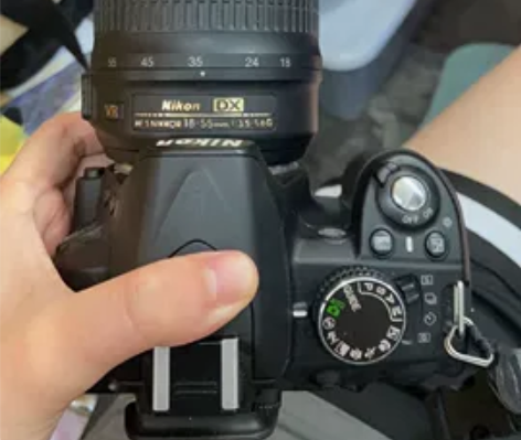 出尼康D3100，机身+镜头+充电器×1 ...