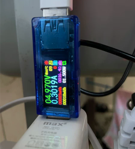 AT35 USB测试仪电压电流万用表充电器...