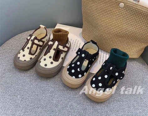 女宝宝鞋子春款2023年新款幼儿园室内鞋波...