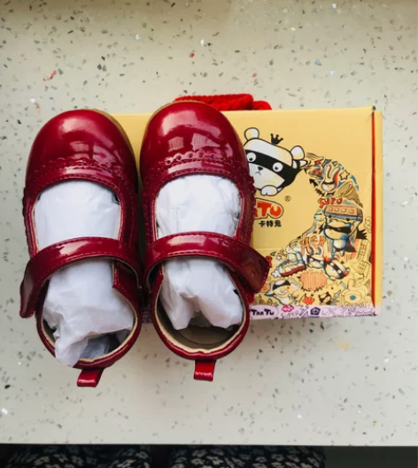 卡特兔公主小红鞋 卡特兔小红皮鞋，买来宝宝...