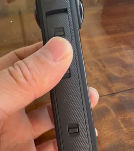 insta360 one x3，仅仅柜台展...