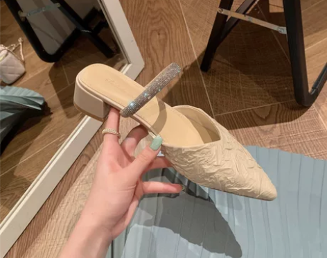 法式复古粗跟包头凉鞋女2023新款水钻尖头...