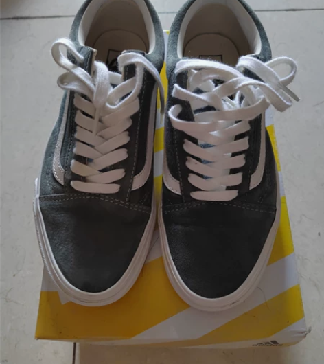 vans低帮墨绿色翻毛皮男鞋，42码，码小...