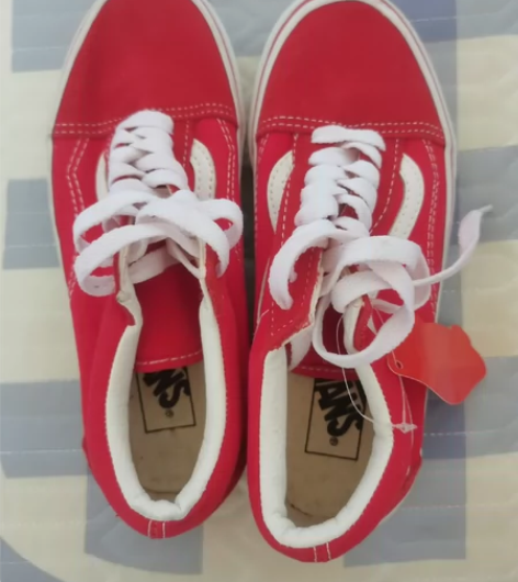 VANS帆布鞋 感兴趣的话点“我想要”和我...
