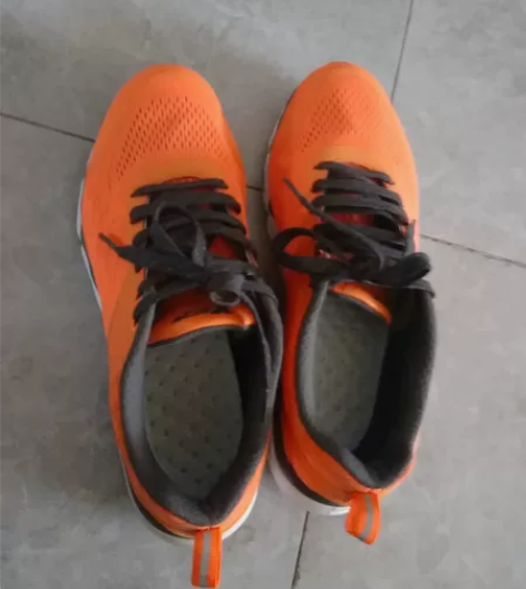 特步男鞋子 这片土地，差不多正好是个，有交...