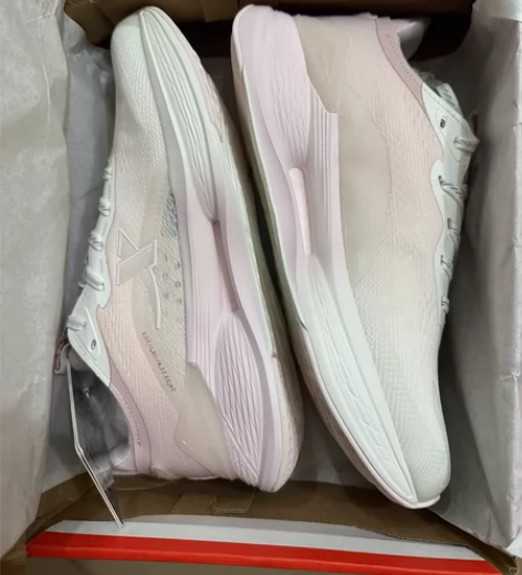 特步騛速4.0丨跑步鞋女运动鞋透气鞋子减震...