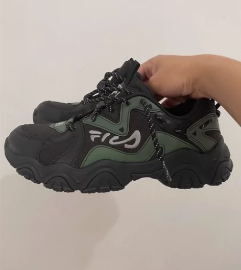 FILA斐乐猫爪4感温变色，商场购买，穿了...