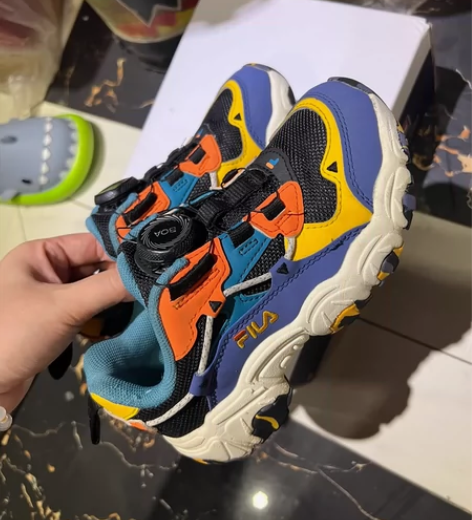 斐乐儿童30码12.5C儿童运动鞋，新旧自...